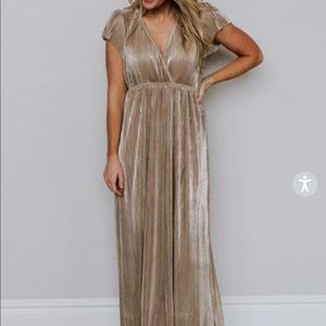 Baltic Barn size L gold Athena Pleated Maxi Dress